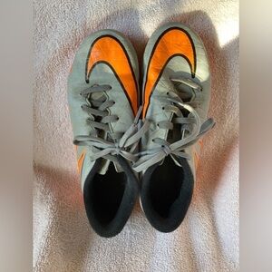 Boys Nike cleats Hypervenom 3.5Y